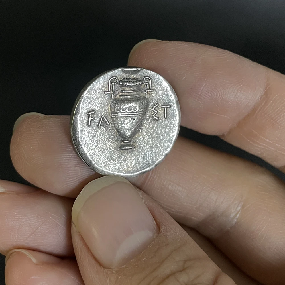 Replika starovekej gréckej medené mince štít minca Thebes starovekej Rímskej mince DIY prívesok ornament perforované náhrdelník