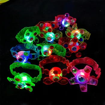 12/36/48pcs LED Svetlo Svietiť, náhrdelník Rotujúce Flash Gyro detské Hračky pre Deti Cartoon Svetlá Svietiť V Tme Flash Dary