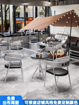Priemyselný štýl stôl a stoličky kombináciou kreatívnych reštaurácia železa umenia čaká oblasti jedálenský okrúhly stôl rokovania tabuľka
