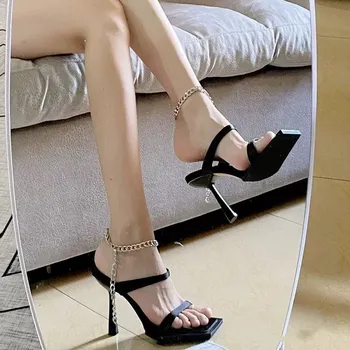 Sexy Štvorcové Prst Ženy Sandále Čierne Vysokým Podpätkom Papuče Reťaze Dekor Šaty Topánky Žena Gladiator Sandál Ženy Čerpadlá Sandále